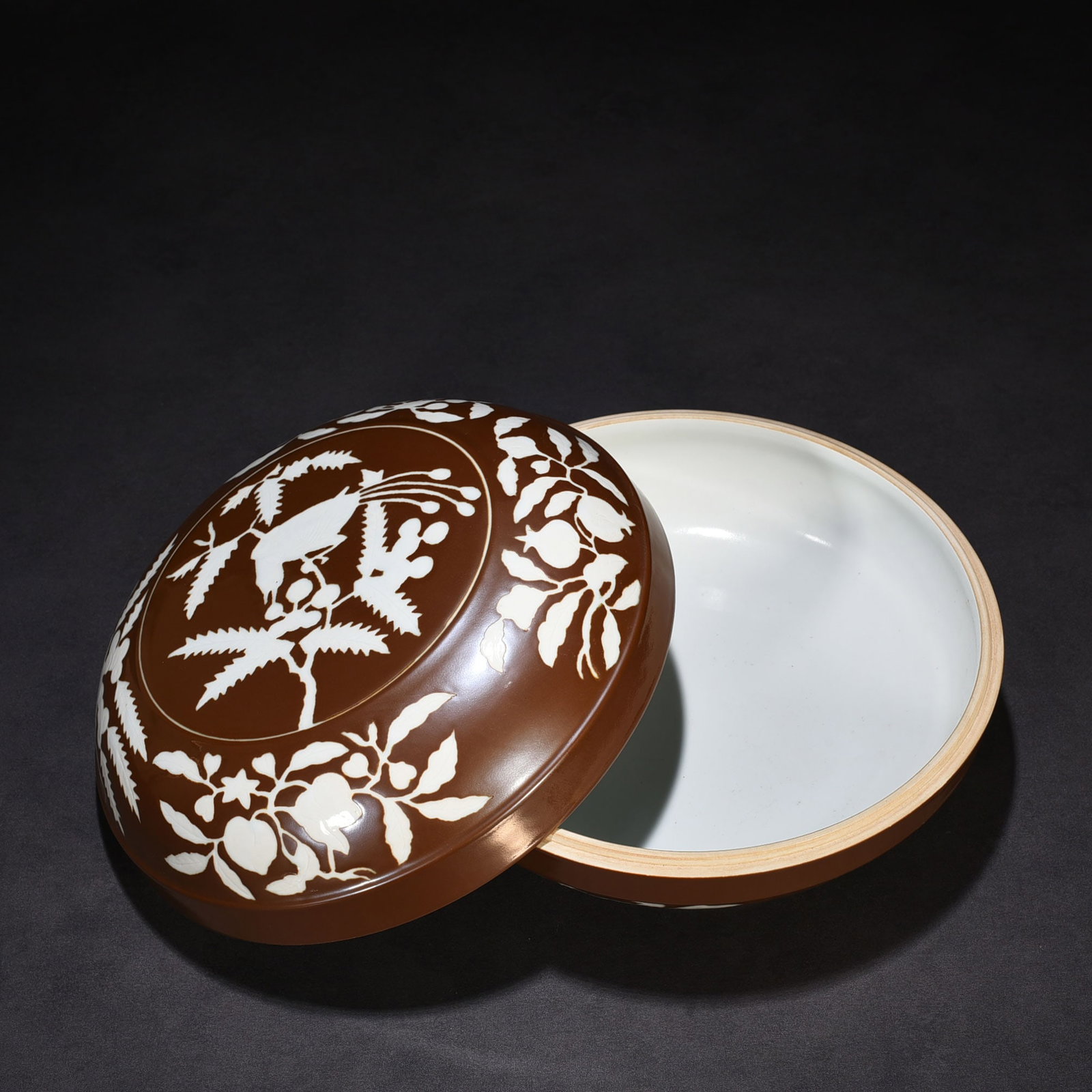 An Exquisite Chinese purple gold glaze carved box: Size: Height 14.5 cm - Widthh 26 cm Materials: Porcelain Dynasty: Ming Dynasty Attribution: Xuande Mark Object: box