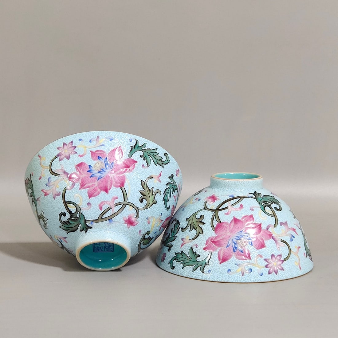 An Exquisite Chinese Zadao flower cup: Size: Width 8 cm - Height 4.1 cm Materials: Porcelain Dynasty: Qing dynasty Inscription: Qianlong Mark Object: cup