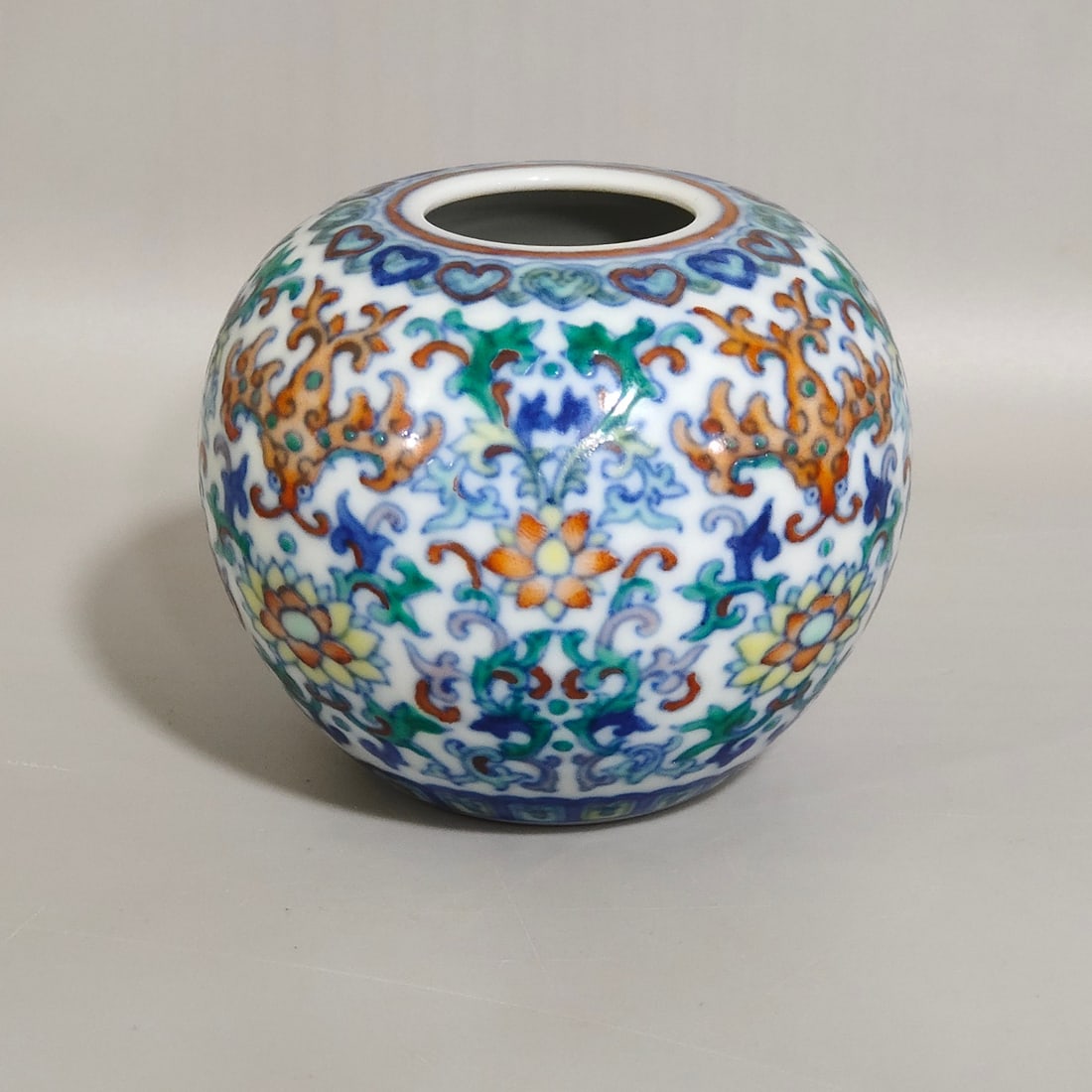 An Exquisite Chinese doucai Rui Lian Fu Zhi soul water bowl (1 of 8)