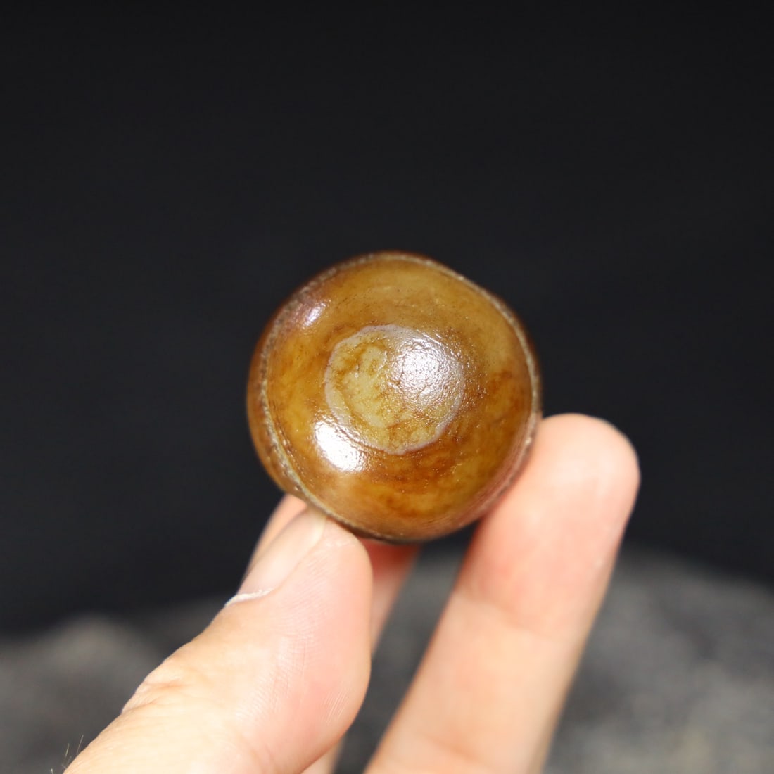 An Exquisite Chinese Natural Jade Carved: Size: Width 3.6 cm - Height 3.6 cm Materials: Agate Dynasty: Qing dynasty Attribution: Qianlong Period Object: Ball