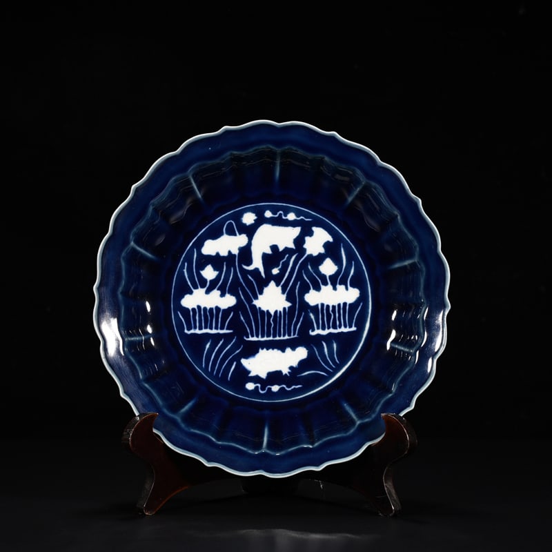 An Exquisite Chinese blue-glazed rhombus-edge folding plate: Size: Height 5.5 cm - Widthh 27 cm Materials: Porcelain Dynasty: Ming Dynasty Attribution: Xuande Mark Object: plate