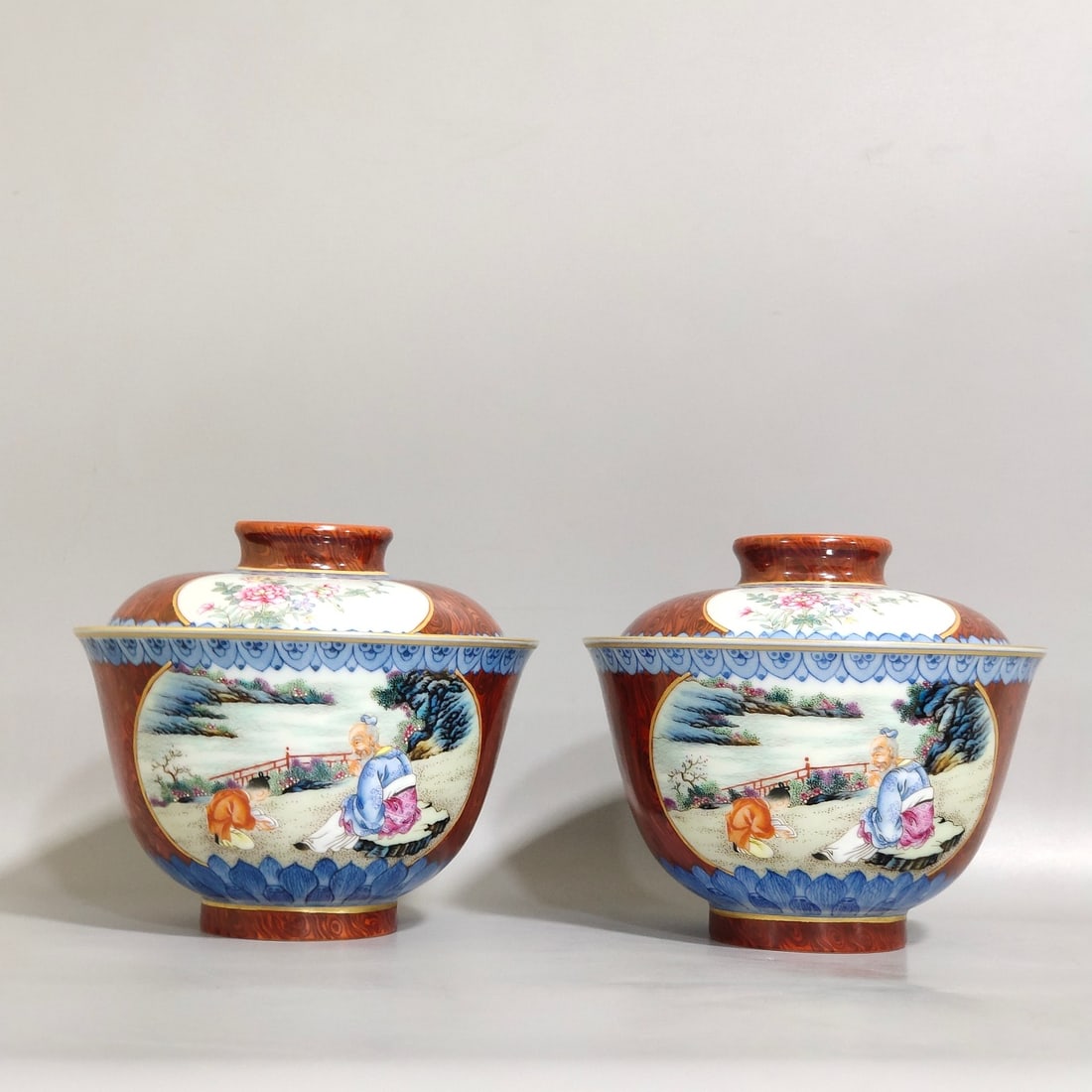 An Exquisite Chinese wood grain glazed window character story bowl: Size: Width 10.5 cm - Height 10 cm Materials: Porcelain Dynasty: Qing dynasty Inscription: Qianlong Mark Object: bowl