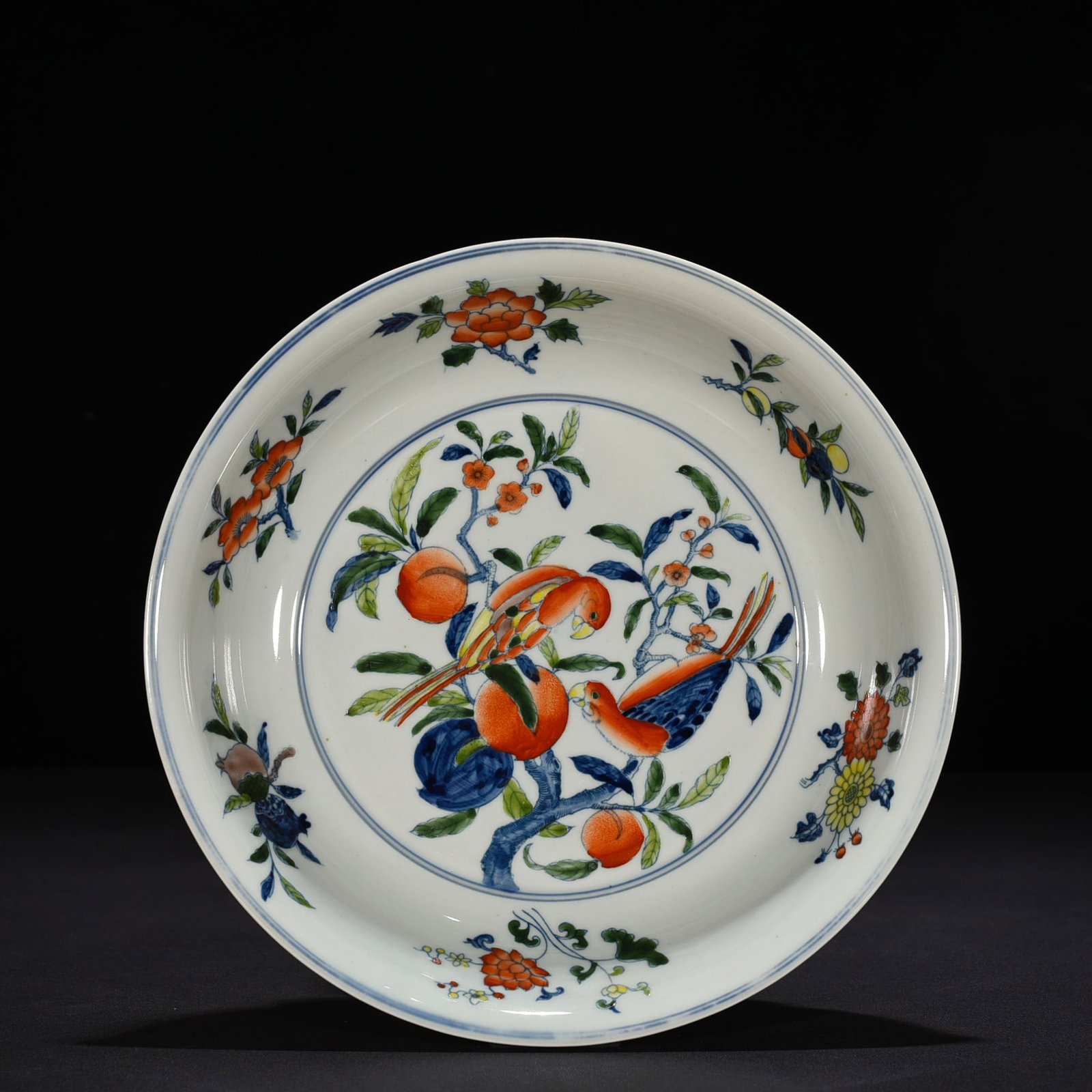 An Exquisite Chinese blue and white folded plate: Size: Height 5 cm - Widthh 25 cm Materials: Porcelain Dynasty: Ming Dynasty Attribution: Xuande Mark Object: plate