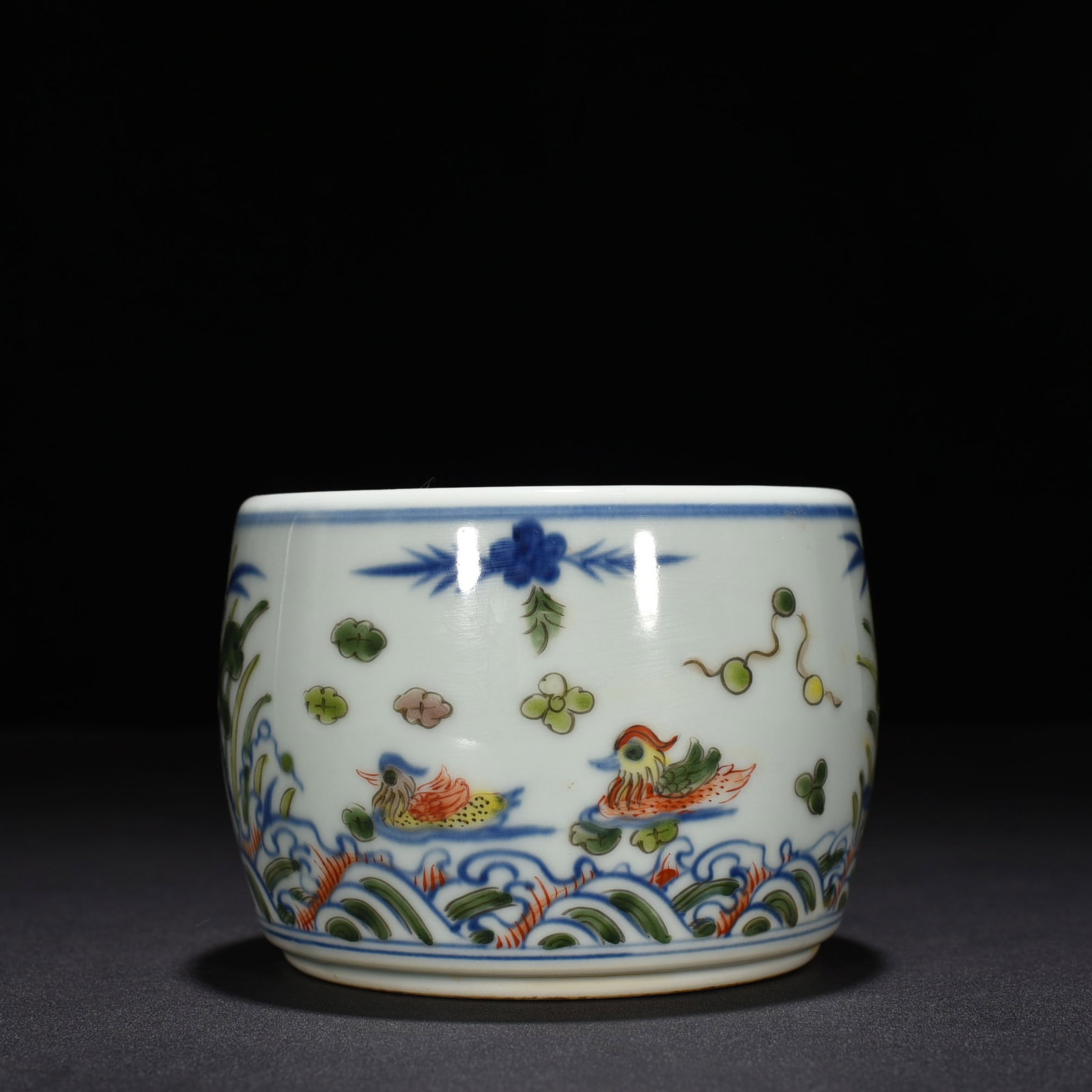 An Exquisite Chinese blue and white jar: Size: Height 10 cm - Widthh 13 cm Materials: Porcelain Dynasty: Ming Dynasty Attribution: Xuande Mark Object: jar
