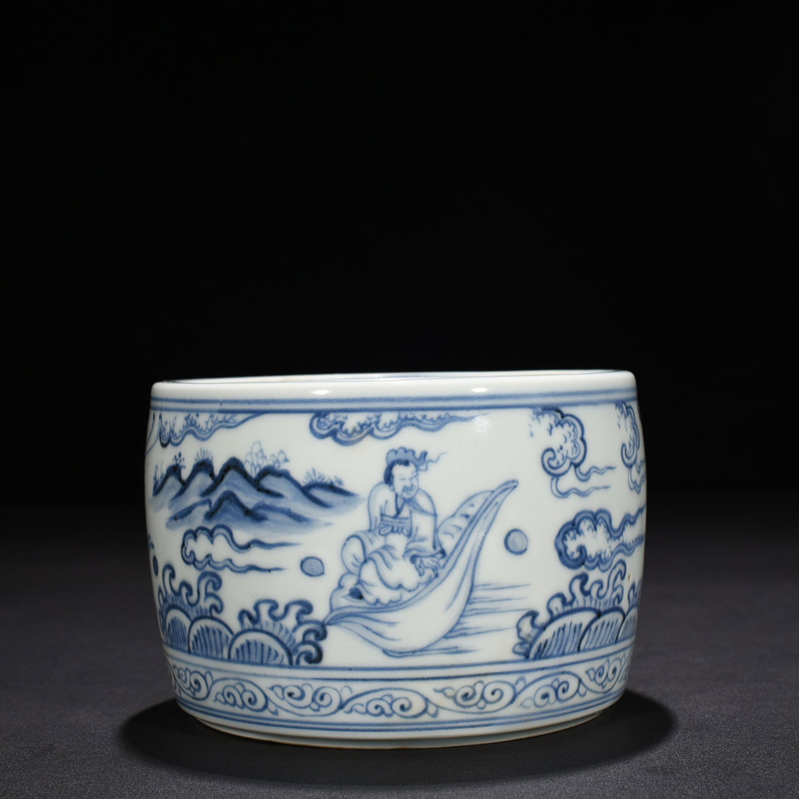 An Exquisite Chinese blue and white cricket jar: Size: Height 10 cm - Widthh 14 cm Materials: Porcelain Dynasty: Ming Dynasty Attribution: Xuande Mark Object: jar