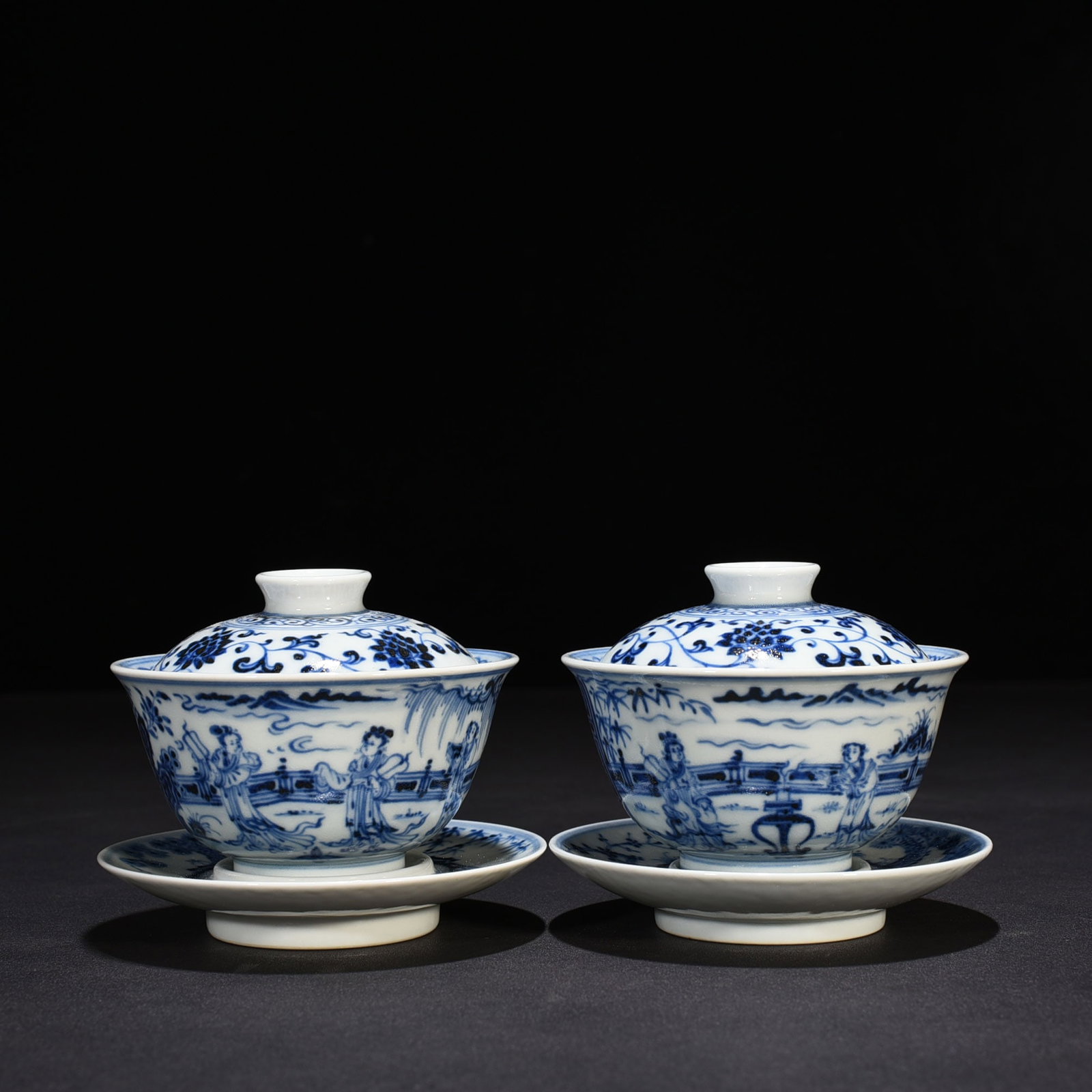 An Exquisite Chinese blue and white tureen with figures of ladies (1 of 9)