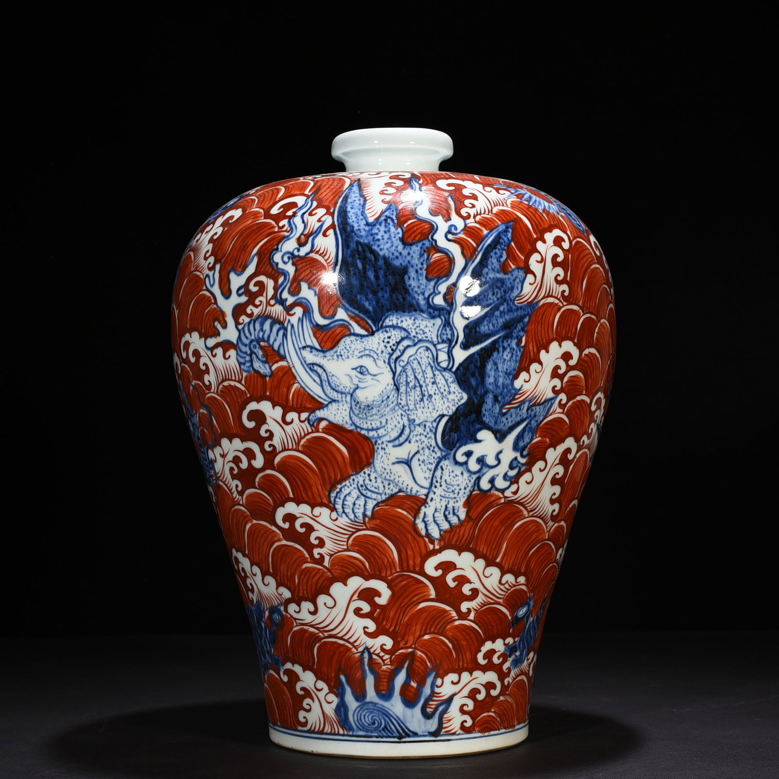 An Exquisite Chinese blueAnd white plum vase: Size: Height 40 cm - Widthh 29 cm Materials: Porcelain Dynasty: Ming dynasty Attribution: Xuande Object: vase