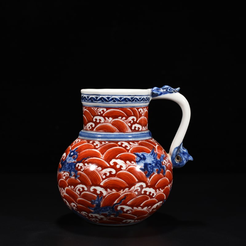 An Exquisite Chinese blueAnd white alum red sea eight monstersAnd seaAnimals pot: Size: Height 17 cm - Widthh 16 cm Materials: Porcelain Dynasty: Ming dynasty Attribution: Xuande Object: vase
