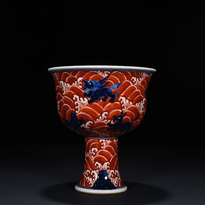 An Exquisite Chinese blueAnd white alum red sea goblet (1 of 9)