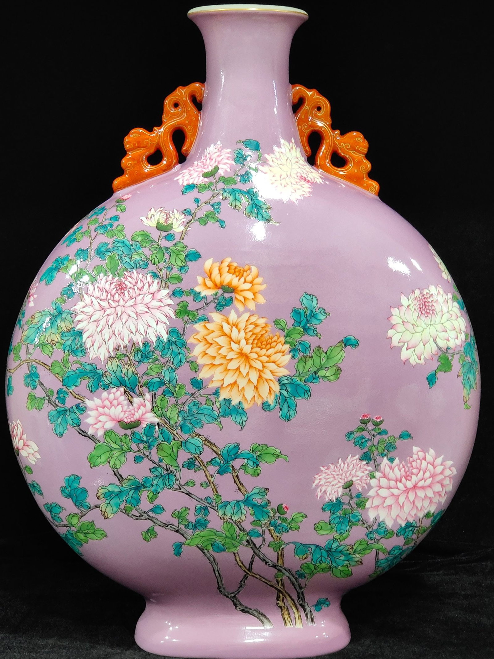 An Exquisite Chinese peach red glaze chrysanthemum flat vase