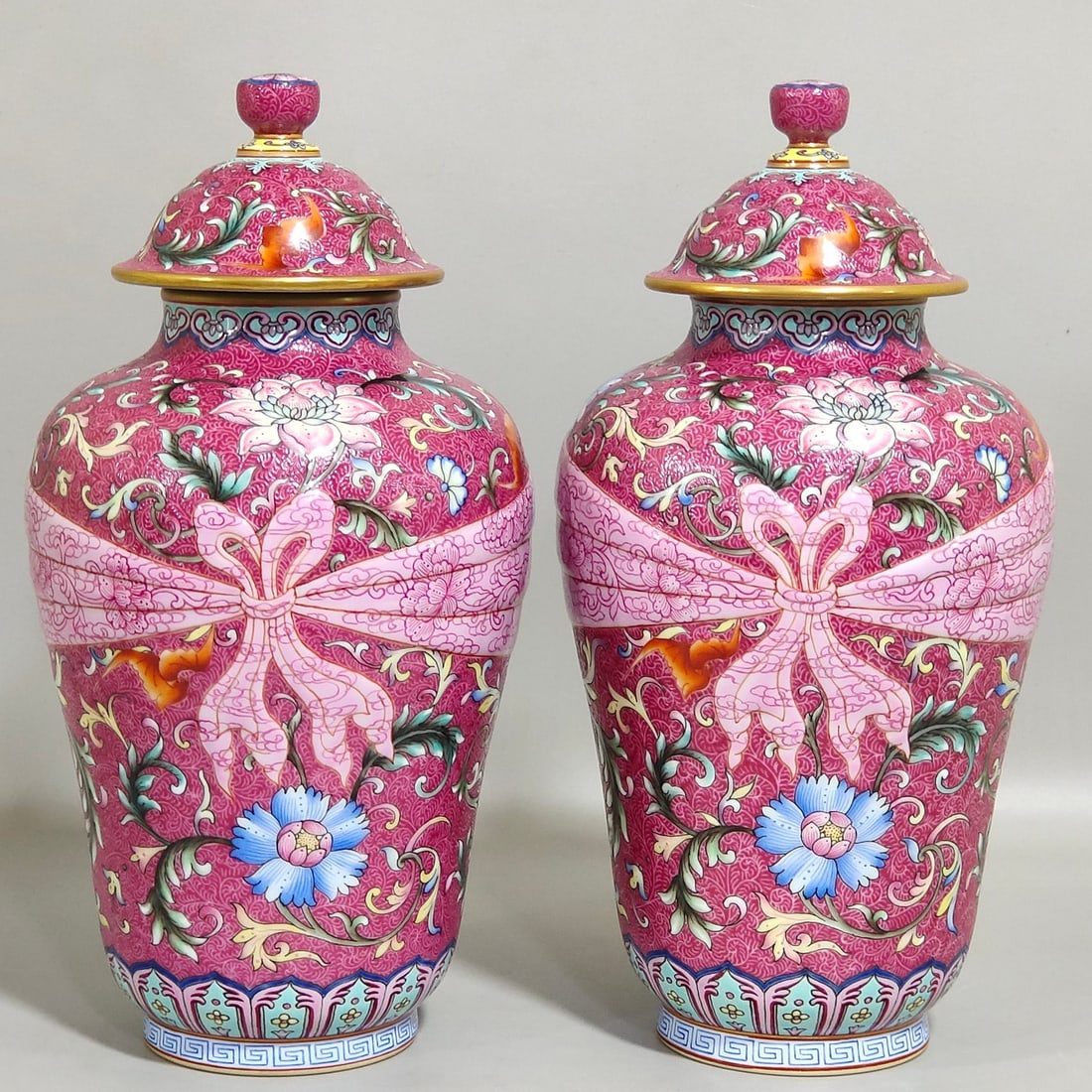 An Exquisite Chinese Yangcai floral ribbon vase: Size: Height 20 cm - Width 10.5 cm Materials: Porcelain Dynasty: Qing dynasty Inscription: Qianlong Mark Object: vase