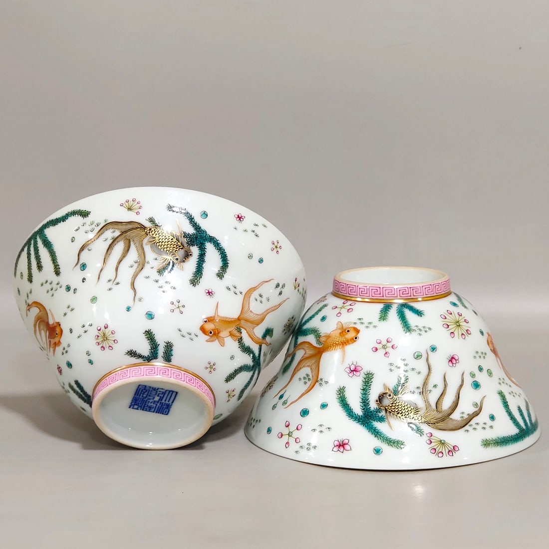 An Exquisite Chinese fishing bath pattern folded bowl: Size: Width 11 cm - Height 5.8 cm Materials: Porcelain Dynasty: Qing dynasty Inscription: Qianlong Mark Object: bowl