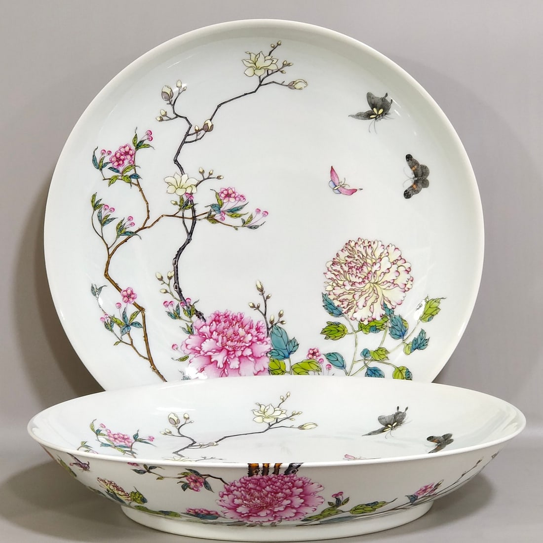 An Exquisite Chinese Peony flower wall plate from the (1 of 9)