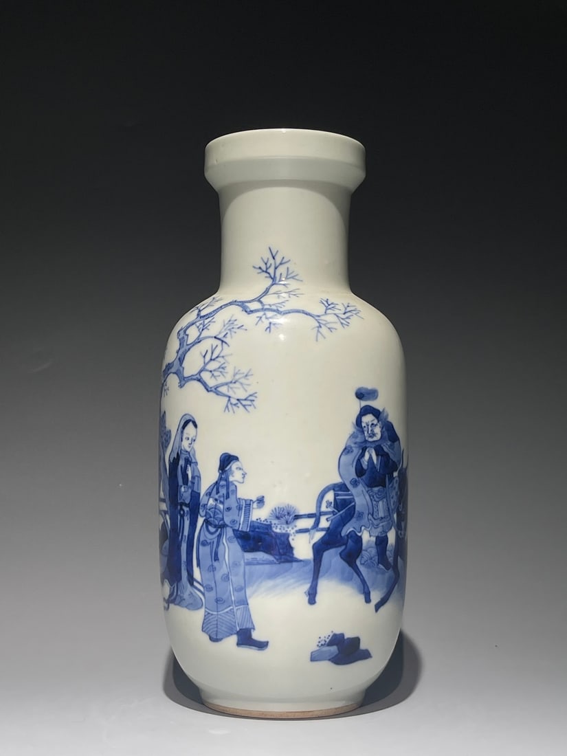 An Exquisite Chinese blue and white three heroes pattern Porcelain vase (1 of 8)