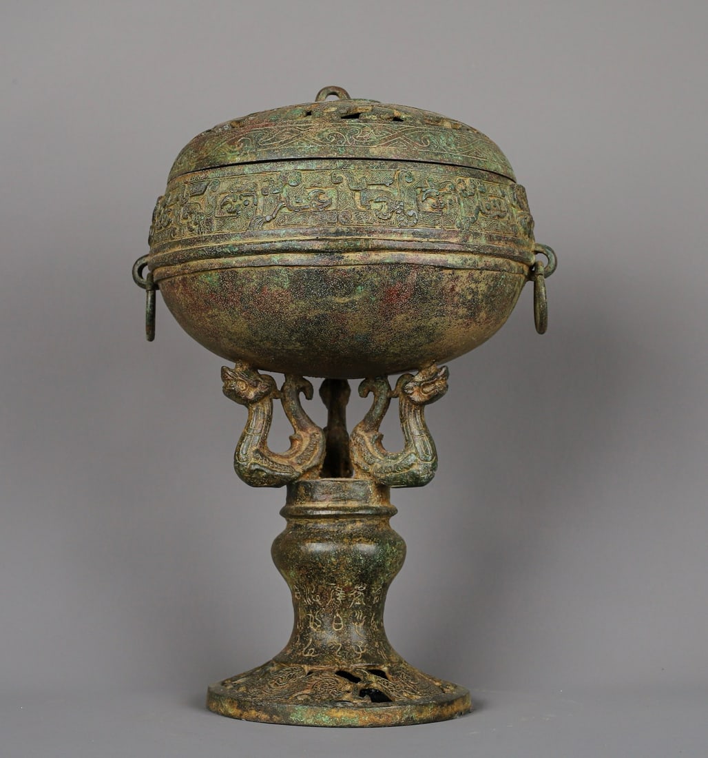 An Exquisite Chinese Bronze Three Dragons Incense Furnace: Size: Height 28 cm - Width 19 cm Materials: Bronze Dynasty: Han dynasty Attribution: 1st to 3rd-C Object: Chinese Antiques
