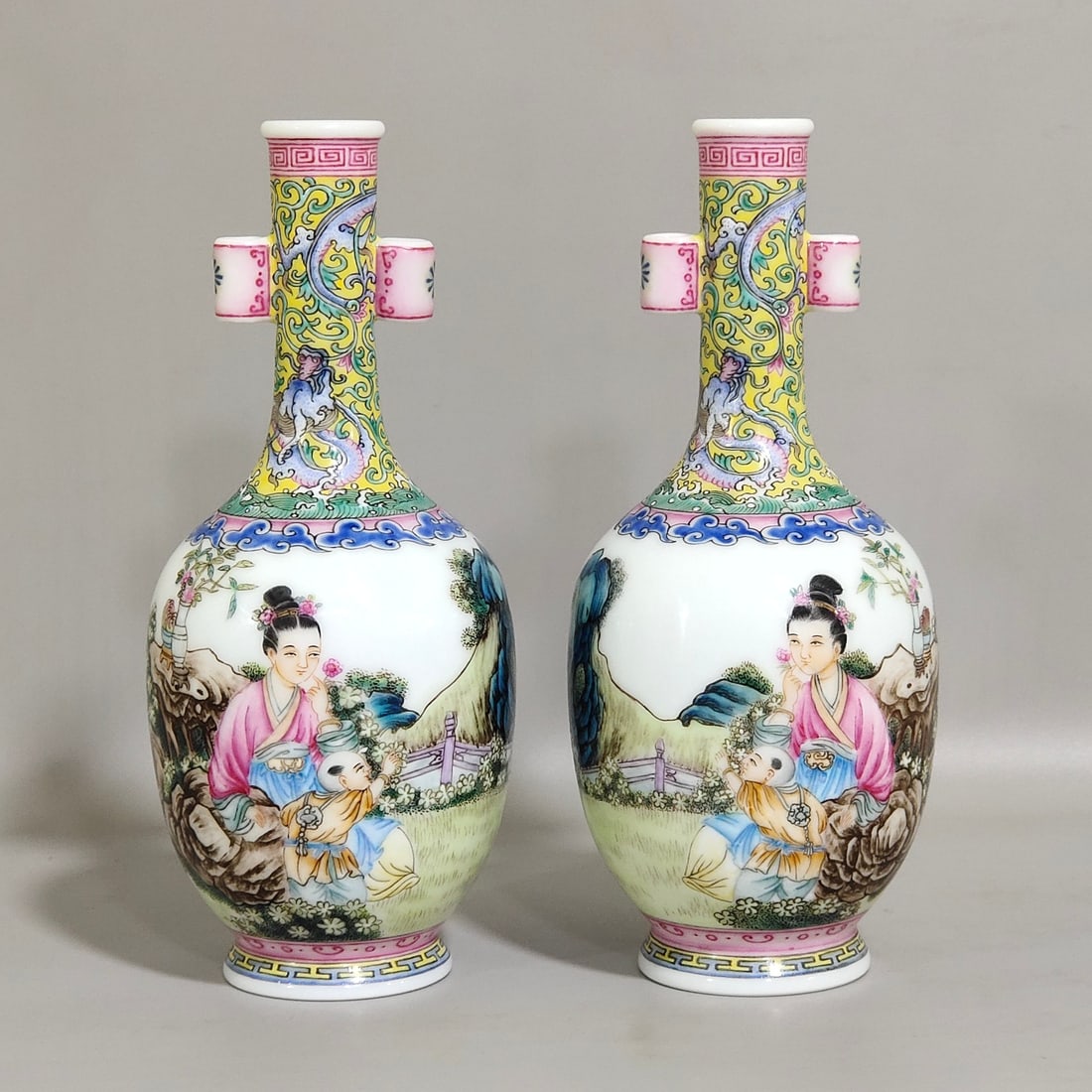 An Exquisite Chinese enamel double-eared vase: Size: Height 16.3 cm - Width 7 cm Materials: Porcelain Dynasty: Qing dynasty Inscription: Qianlong Mark Object: vase