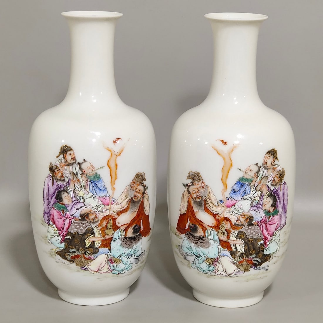 An Exquisite Chinese enamel vase with poems written by the Eight Immortals crossing the sea: Size: Height 16 cm - Width 7.5 cm Materials: Porcelain Dynasty: Qing dynasty Inscription: Qianlong Mark Object: vase