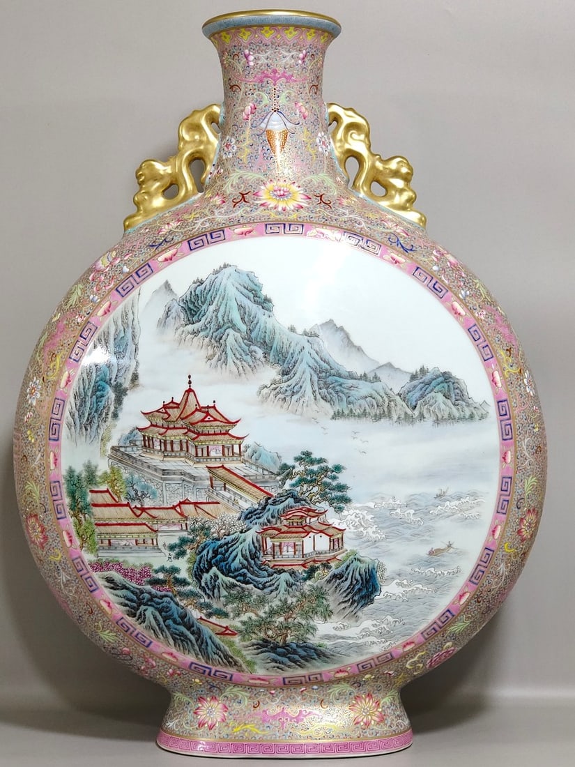 An Exquisite Chinese enamel Gu Yuexuan window landscape attic large flat vase: Size: Height 58 cm - Width 43 cm Materials: Porcelain Dynasty: Qing dynasty Inscription: Qianlong Mark Object: vase