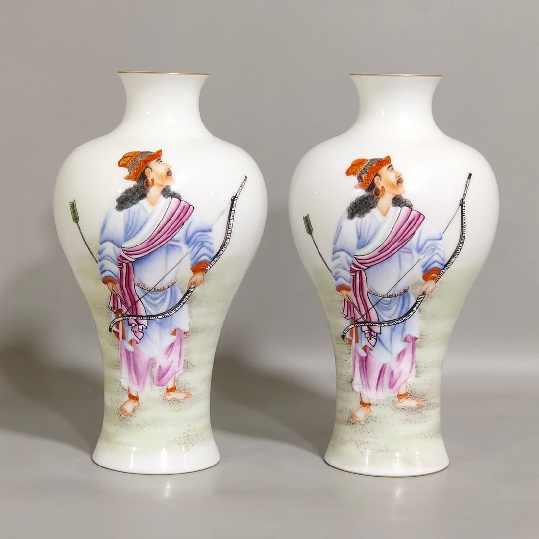 An Exquisite Chinese enamel hunting pictureAnd poem thin plum vase