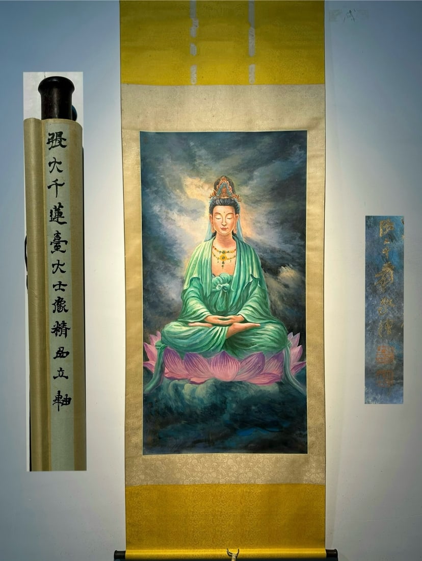 Chinese scroll painting Zhang Daqian: Size: Height 136 cm - Width 70 cm Materials: Silk and Paper Dynasty: Qing Dynasty Inscription: Zhang Daqian Object: Scroll Zhang Daqian's exquisite hand drawn paper version of the _Lotus Terrace Grand