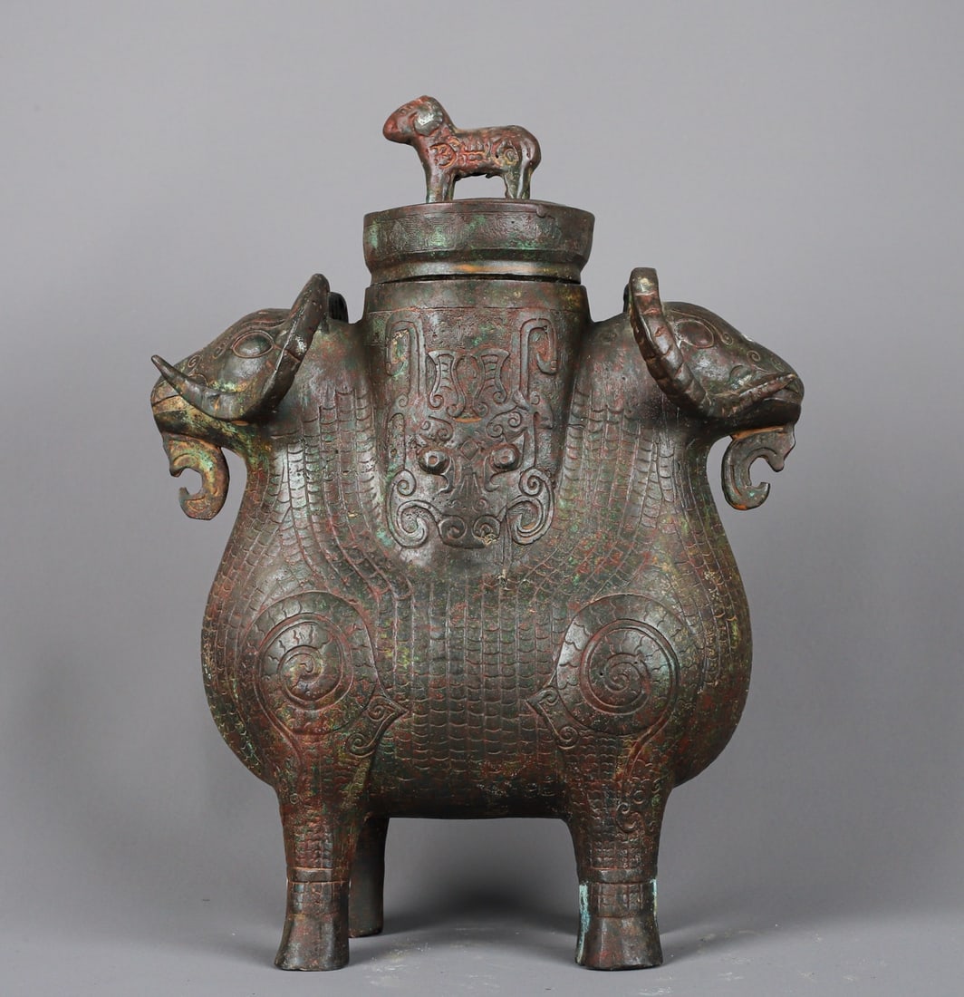 An Exquisite Chinese Bronze Double Sheep Statue: Size: Height 33 cm - Width 25 cm Materials: Bronze Dynasty: zhou dynasty Attribution: 700-BC Object: Chinese Antiques