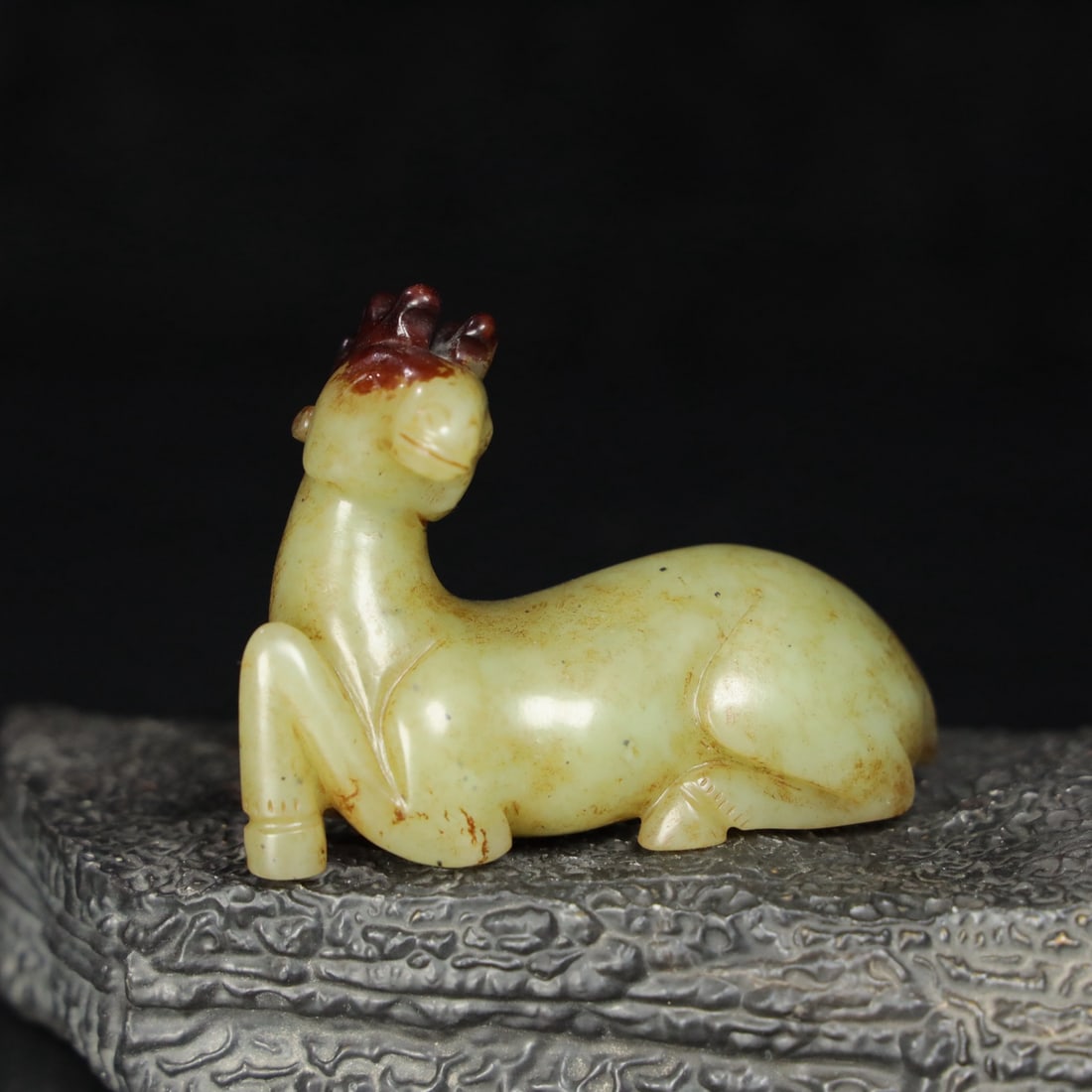 Chinese Natural Jade Carved Deer: Size: Width 7.8 cm - Height 5.8 cm Materials: Jade Dynasty: Qing dynasty Attribution: Qianlong Period Object: Deer