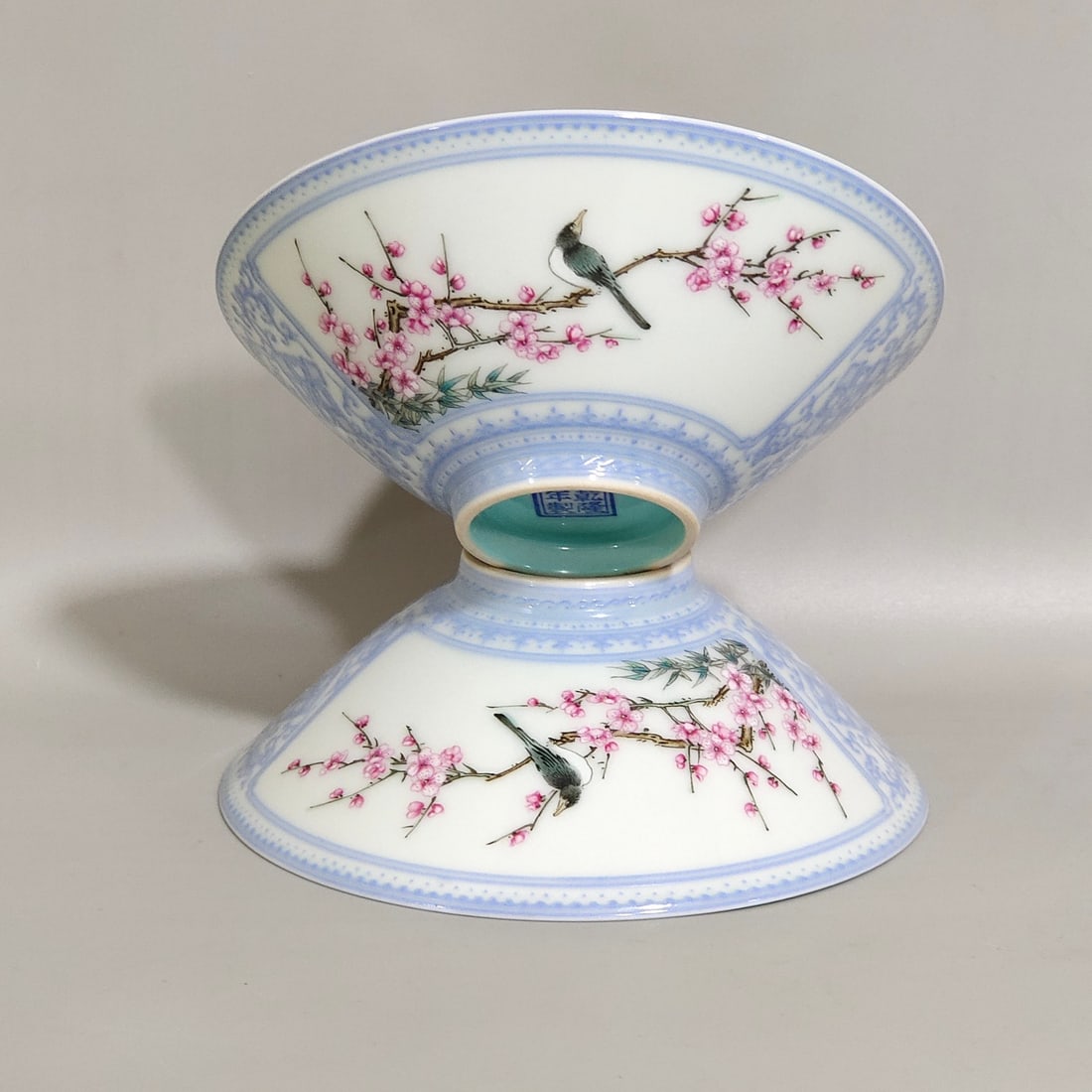 An Exquisite Chinese enamel colorful emerald edge window lotus mandarin duck bamboo hat cup: Size: Width 10.2 cm - Height 3.5 cm Materials: Porcelain Dynasty: Qing dynasty Inscription: Qianlong Mark Object: cup