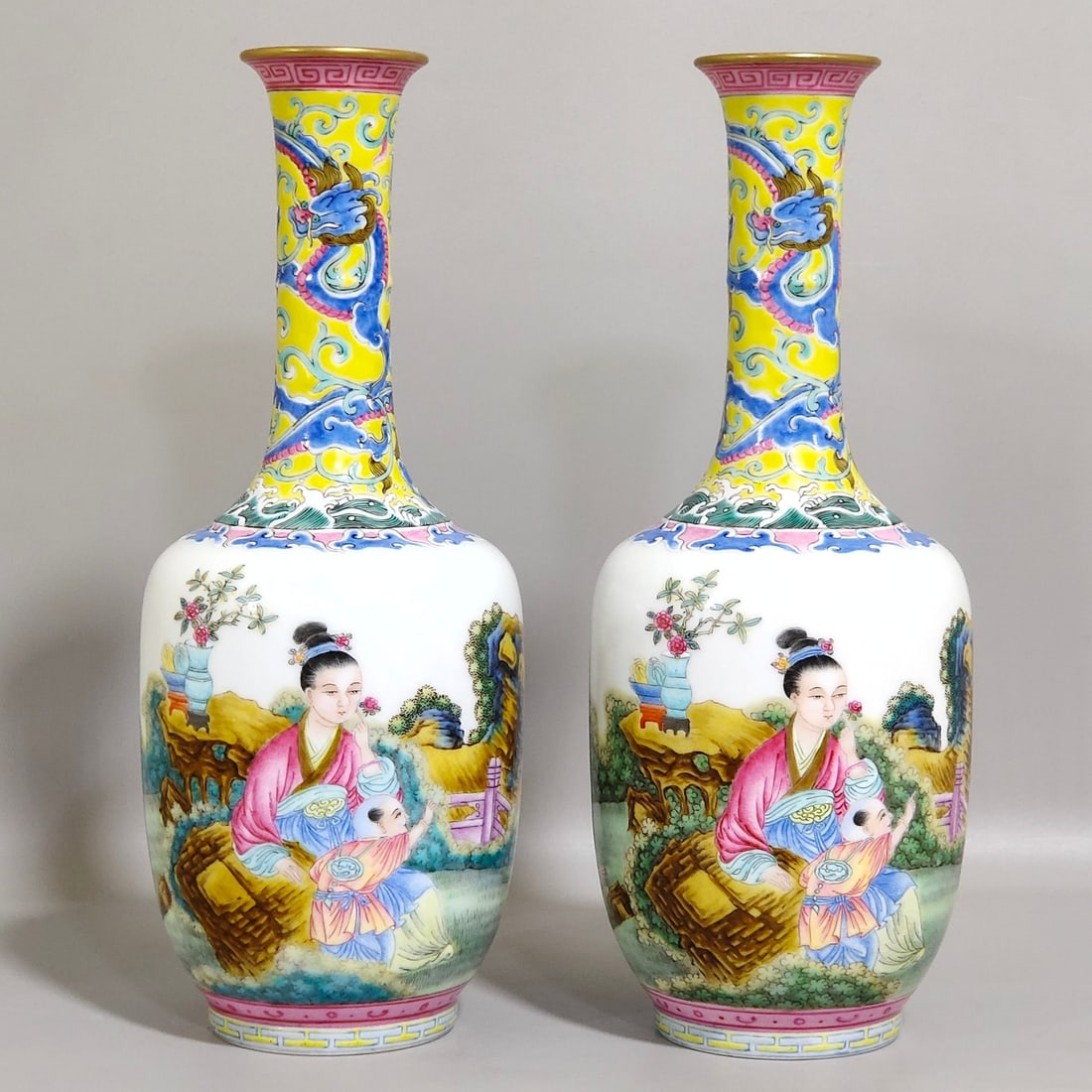 An Exquisite Chinese enamel red dragon piercing flowers Western figure flask: Size: Height 22 cm - Width 8.5 cm Materials: Porcelain Dynasty: Qing dynasty Inscription: Qianlong Mark Object: vase