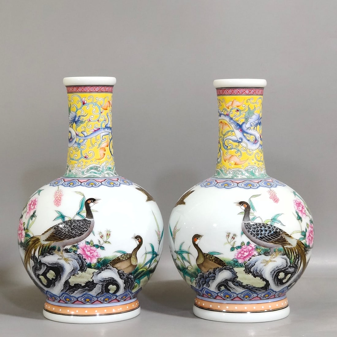 An Exquisite Chinese famille rose porcelain enamel vase: Size: Height 19.5 cm - Width 11.5 cm Materials: Porcelain Dynasty: Qing dynasty Inscription: Qianlong Mark Object: vase