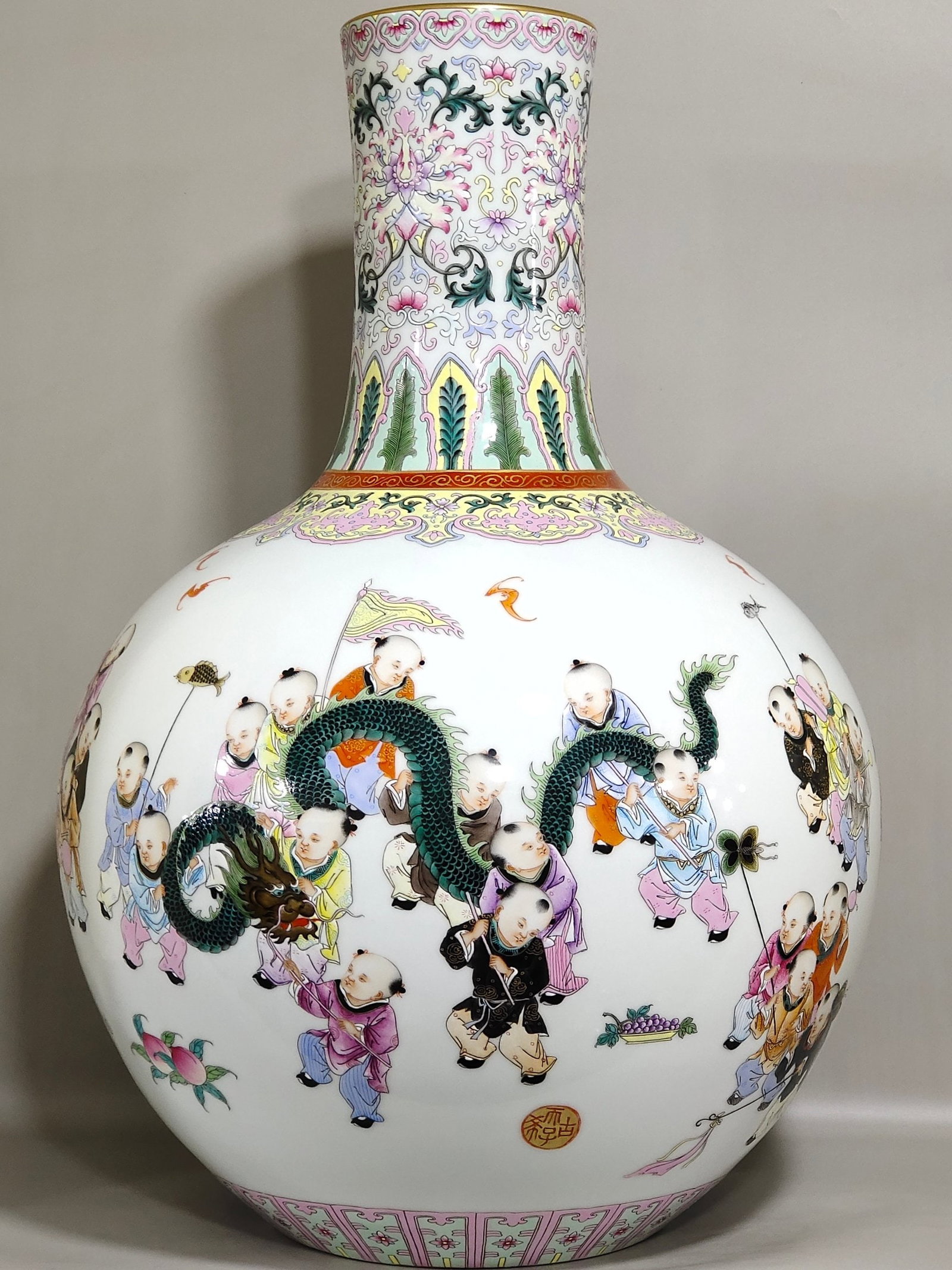 An Exquisite Chinese Hundred Sons Celestial Vase (1 of 9)