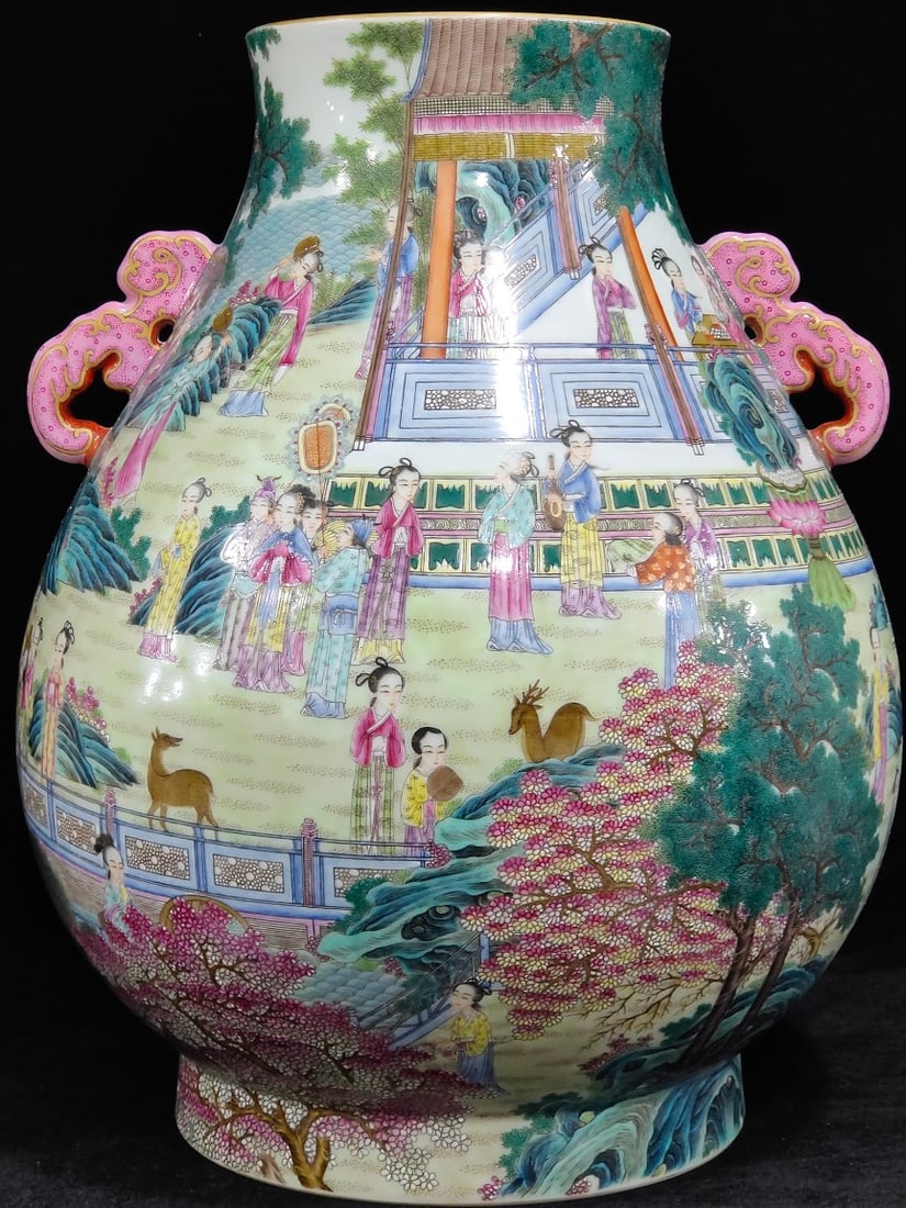 An Exquisite Chinese Beautiful Pictures Two Eared Buddha Barrel Zun: Size: Height 47 cm - Width 37 cm Materials: Porcelain Dynasty: Qing dynasty Inscription: Qianlong Mark Object: vase