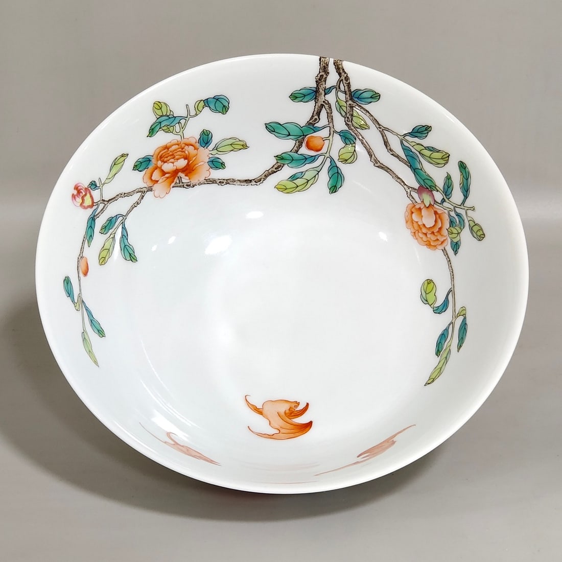 An Exquisite Chinese pomegranate flower branch Wufu bowl: Size: Width 15.3 cm - Height 6.6 cm Materials: Porcelain Dynasty: Qing dynasty Inscription: Qianlong Mark Object: bowl