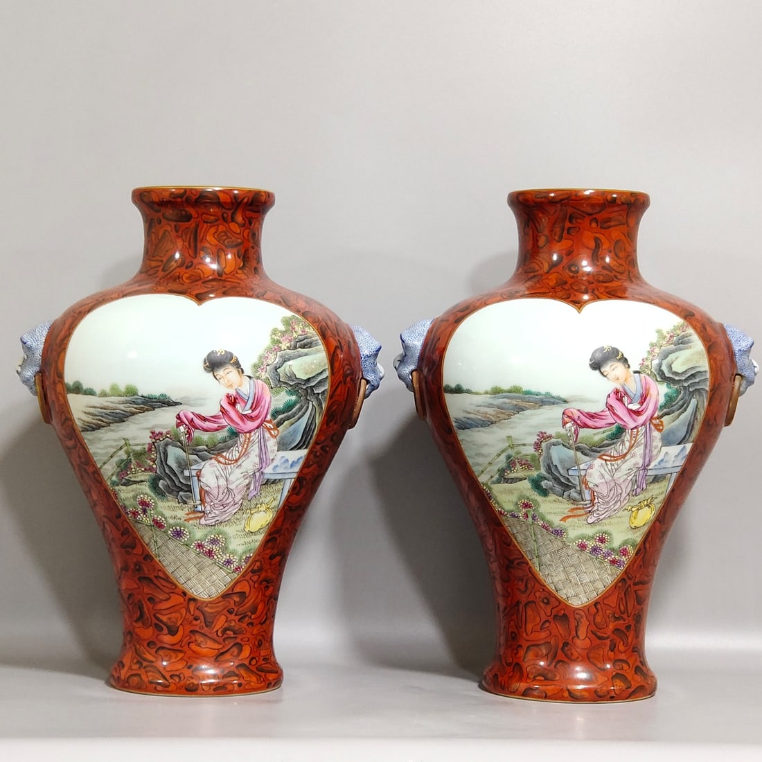 An Exquisite Chinese stone pattern glazed window character story amphorae: Size: Height 30 cm - Width 23 cm Materials: Porcelain Dynasty: Qing dynasty Inscription: Qianlong Mark Object: amphora