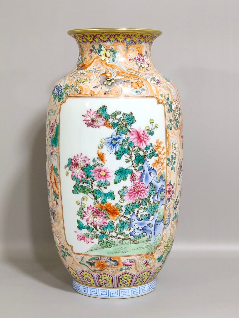 An Exquisite Chinese stone pattern glazed butterfly love vase: Size: Height 28 cm - Width 14.5 cm Materials: Porcelain Dynasty: Qing dynasty Inscription: Qianlong Mark Object: vase