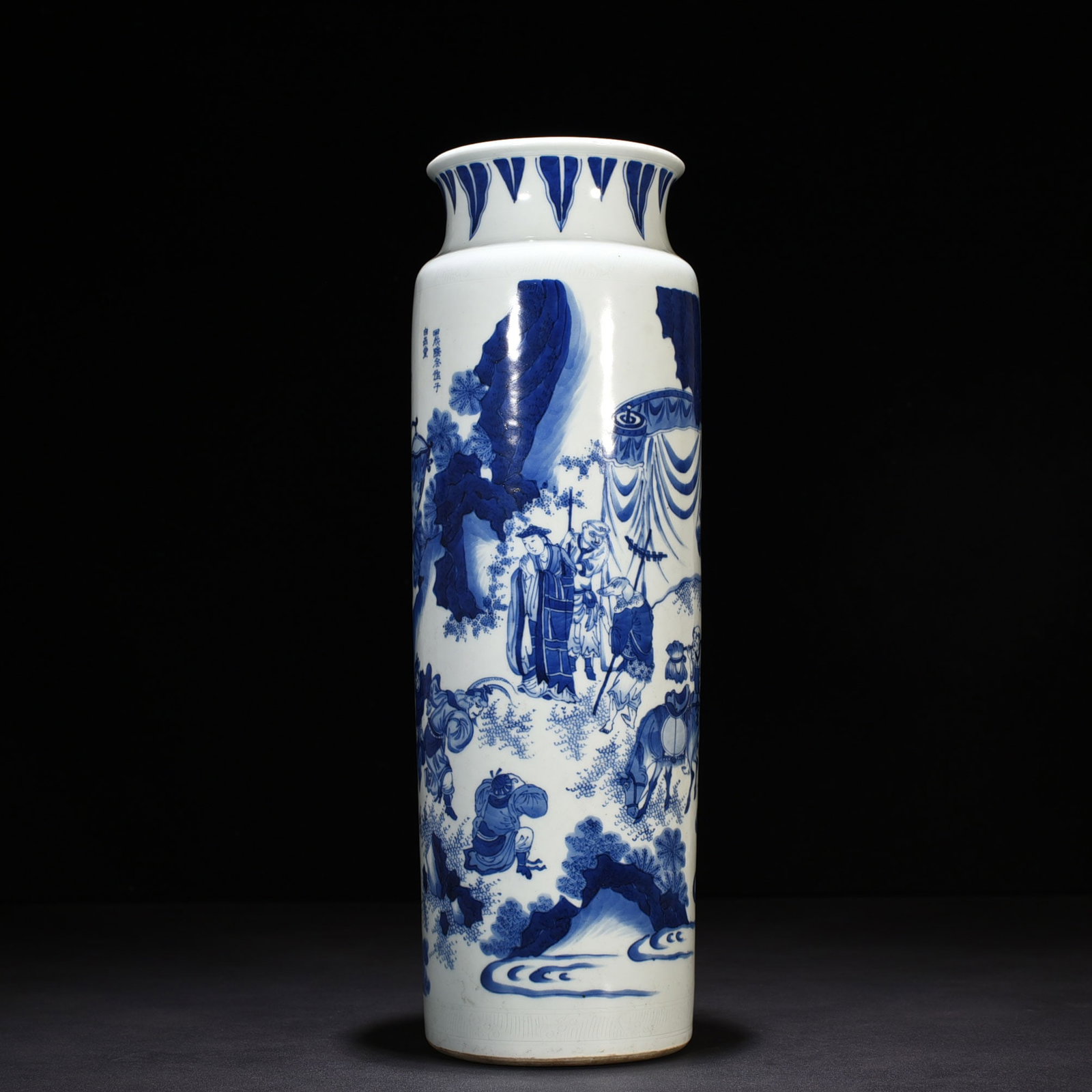 An Exquisite Chinese blue and white cylinder vase (1 of 9)