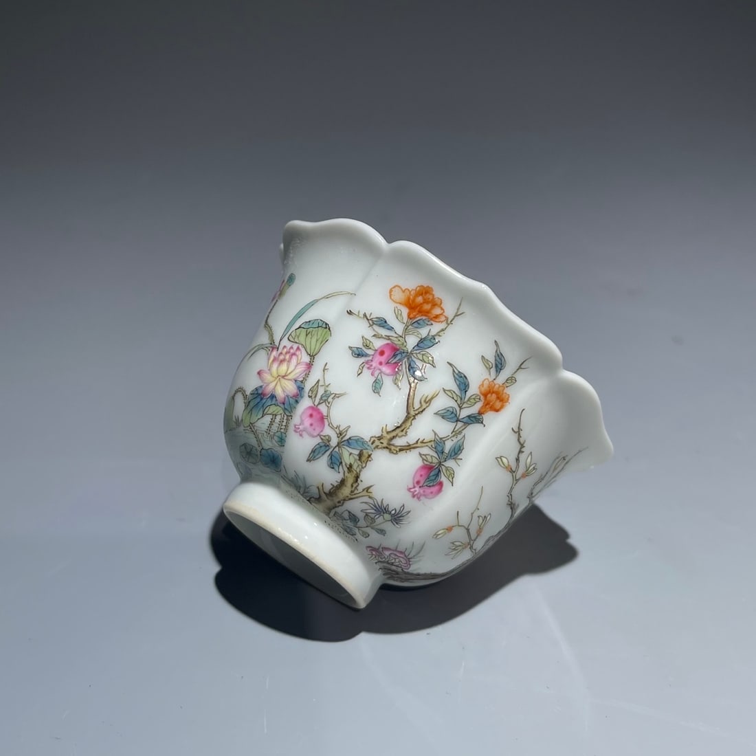 An Exquisite Chinese pastel flower painted melon rimmed flower mouth Porcelain cup: Size: Width 6.9 cm - Height 4.5 cm Materials: Porcelain Dynasty: Qing dynasty Attribution: Qianlong Period Object: Cup