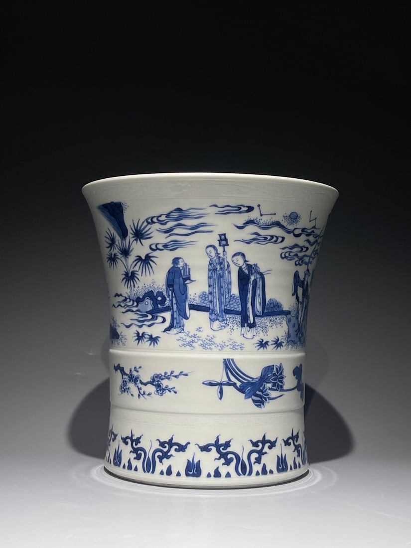 An Exquisite Chinese blue and white segmented Three Heroes pen holder (1 of 10)