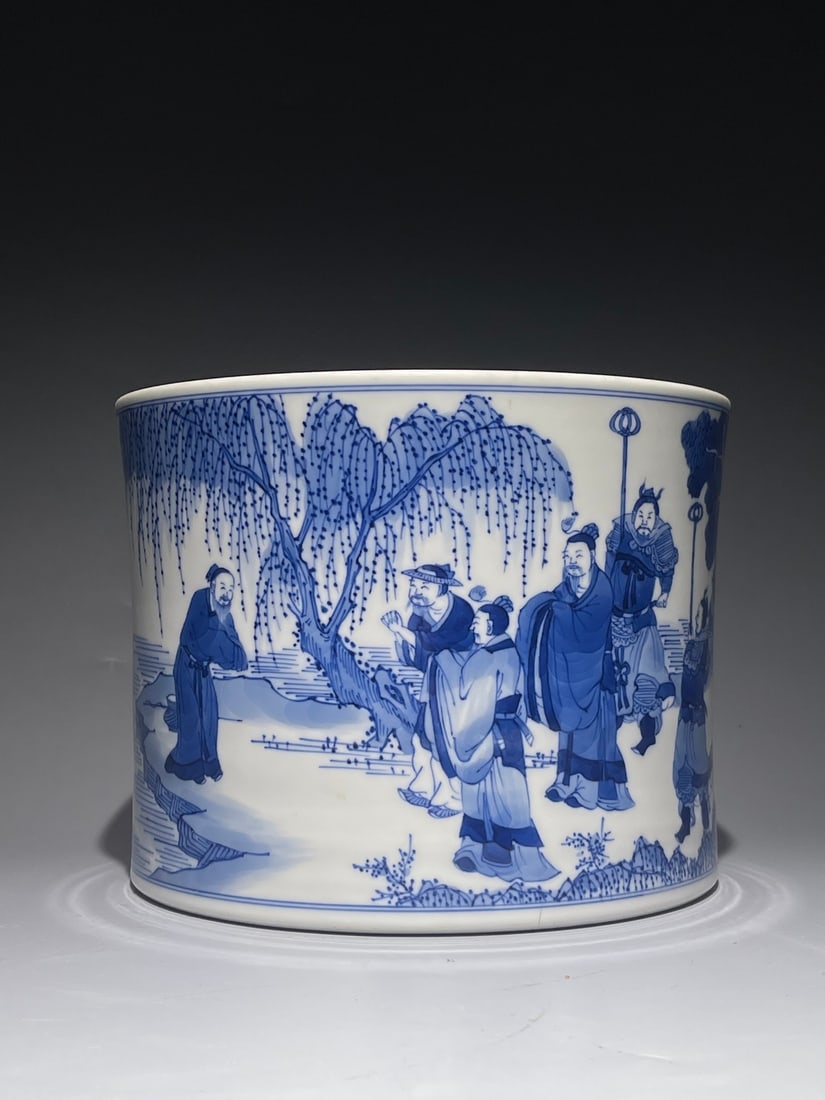 An Exquisite Chinese blue and white Bao Shuya Guan Zhong Porcelain pen holder (1 of 10)