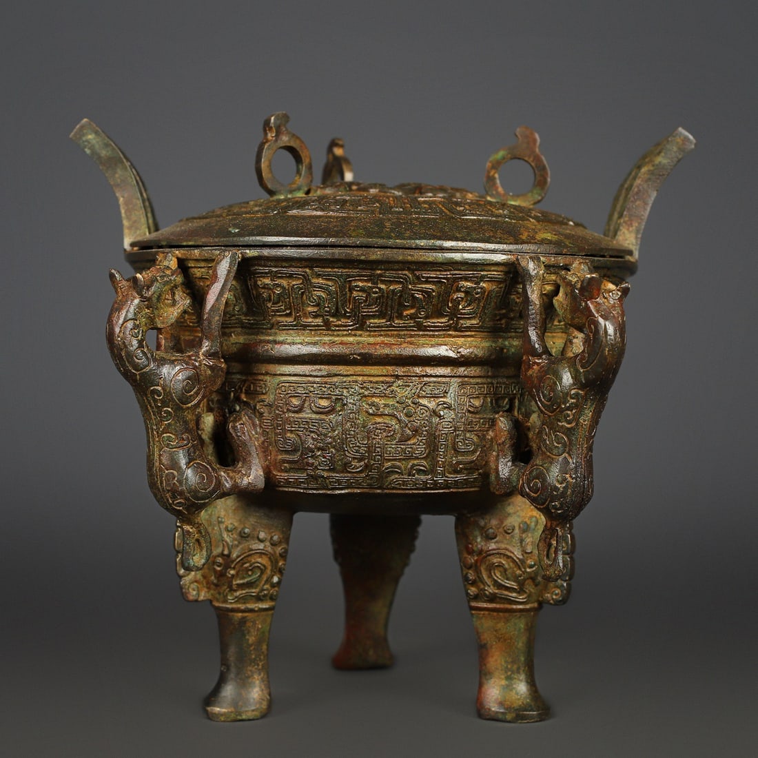 An Exquisite Chinese Bronze Four Tiger Cauldron: Size: Height 22 cm - Width 23 cm Materials: Bronze Dynasty: zhou dynasty Attribution: 700-BC Object: Chinese Antiques