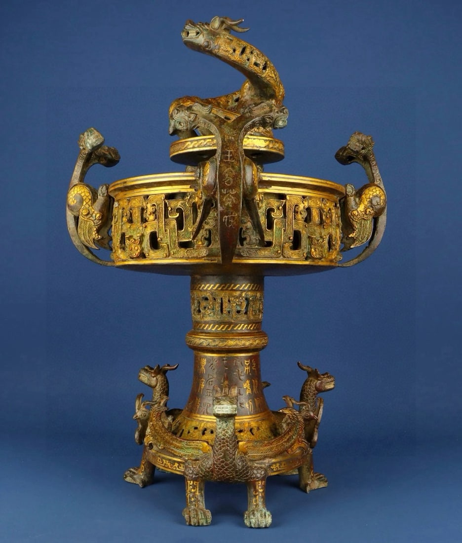 An Exquisite Chinese Bronze Panlong Incense Furnace: Size: Height 60 cm - Width 38 cm Materials: Bronze Dynasty: Han dynasty Attribution: 1st to 3rd-C Object: Chinese Antiques