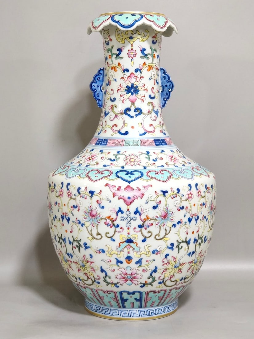 An Exquisite Chinese Famille rose Fushou Lian amphorae (1 of 8)