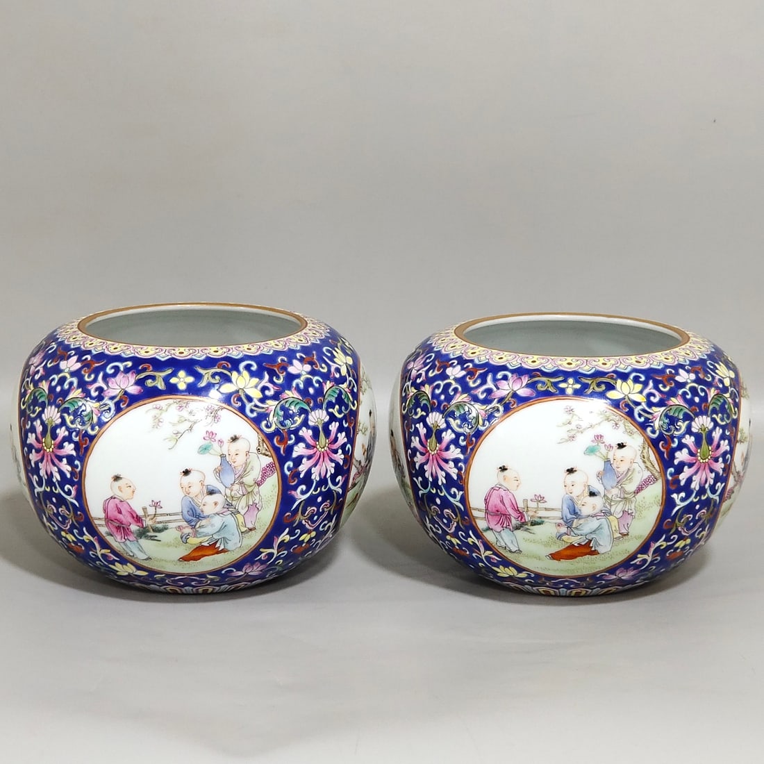 An Exquisite Chinese blessing and longevity washed: Size: Width 11.5 cm - Height 8.8 cm Materials: Porcelain Dynasty: Qing dynasty Inscription: Qianlong Mark Object: washer