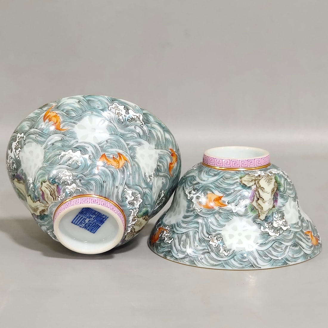 An Exquisite Chinese Fushan Shouhai folded exquisite cup: Size: Width 8.5 cm - Height 4.6 cm Materials: Porcelain Dynasty: Qing dynasty Inscription: Qianlong Mark Object: cup