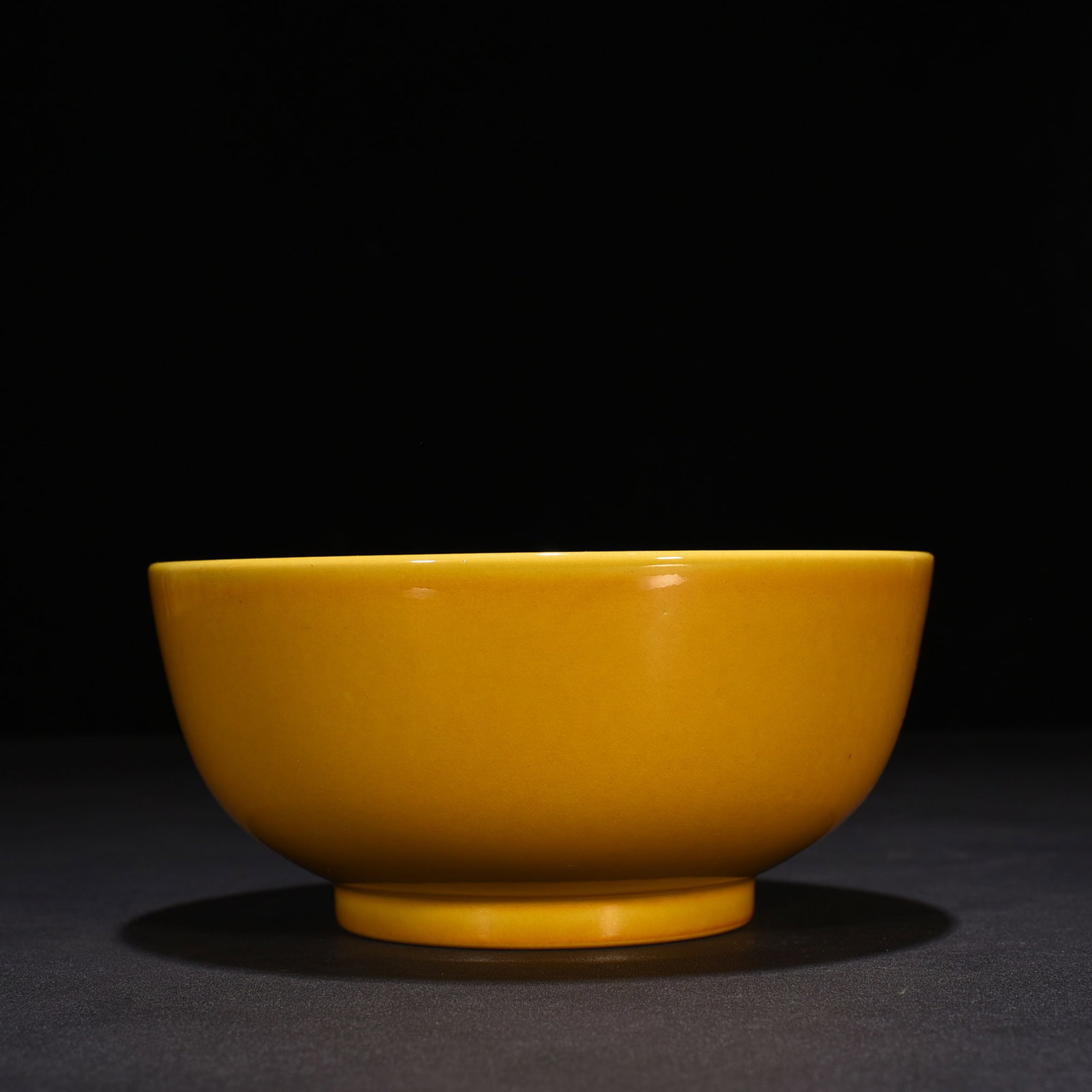 An Exquisite Chinese delicate yellow glaze Arhat bowl (1 of 7)