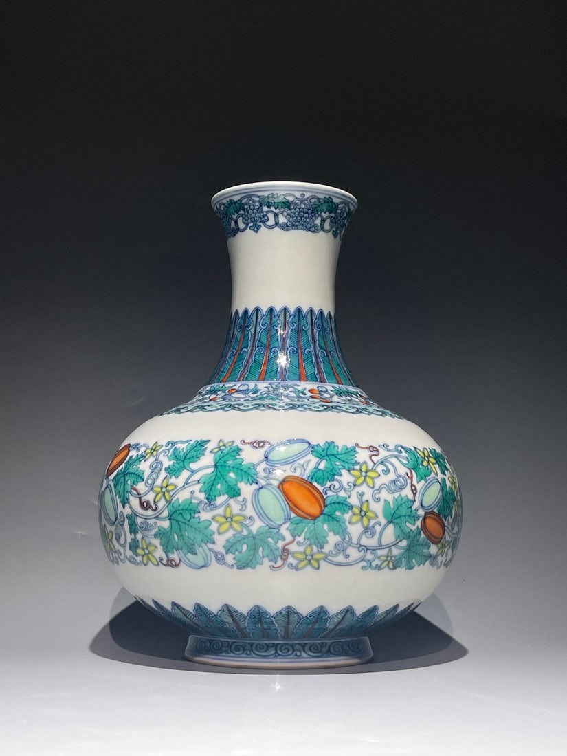 An Exquisite Chinese doucai water chestnut melon pattern Porcelain vase: Size: Height 25.8 cm - Width 20 cm Materials: Porcelain Dynasty: Qing dynasty Attribution: Qianlong Period Object: vase