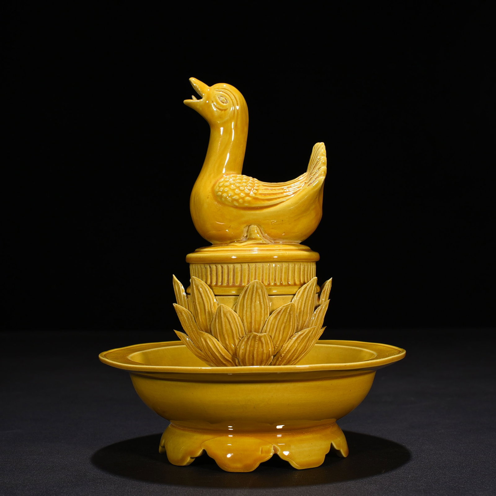 An Exquisite Chinese delicate yellow glaze lotus duck smoked: Size: Height 20 cm - Widthh 15.5 cm Materials: Porcelain Dynasty: Ming dynasty Attribution: hongzhi Object: duck smoked