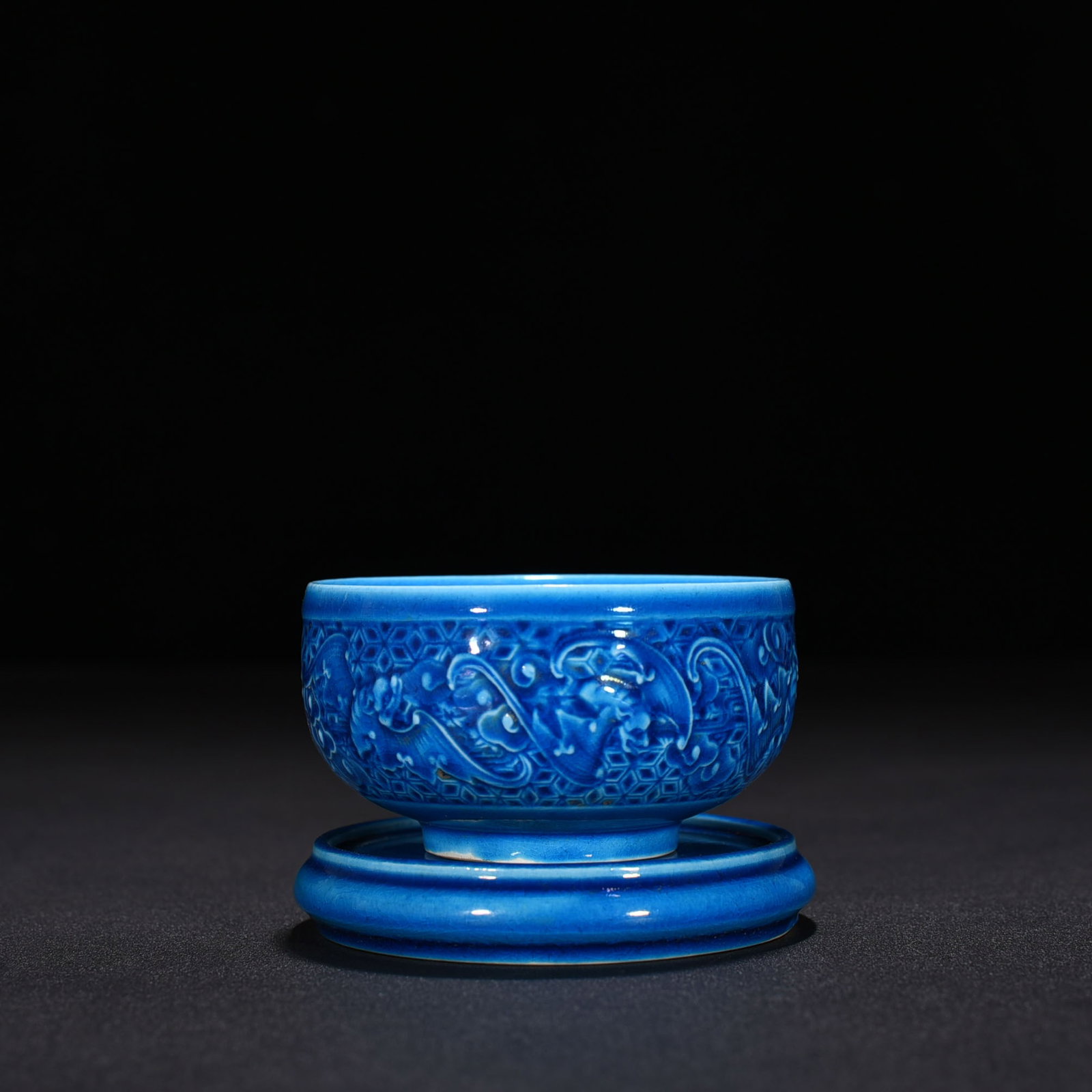 An Exquisite Chinese peacock blue glaze Cup (1 of 8)