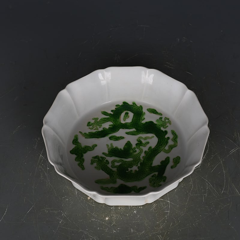 An Exquisite Chinese white glaze mouth washer: Size: Height 5 cm - Widthh 20 cm Materials: Porcelain Dynasty: Ming dynasty Attribution: hongzhi Object: washer