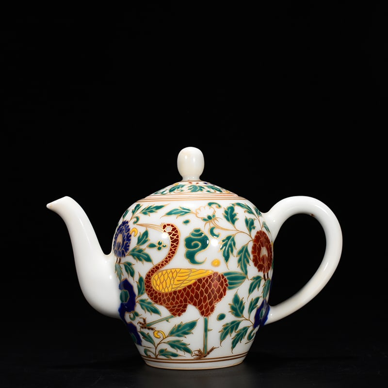 An Exquisite Chinese multicolored teapot (1 of 9)