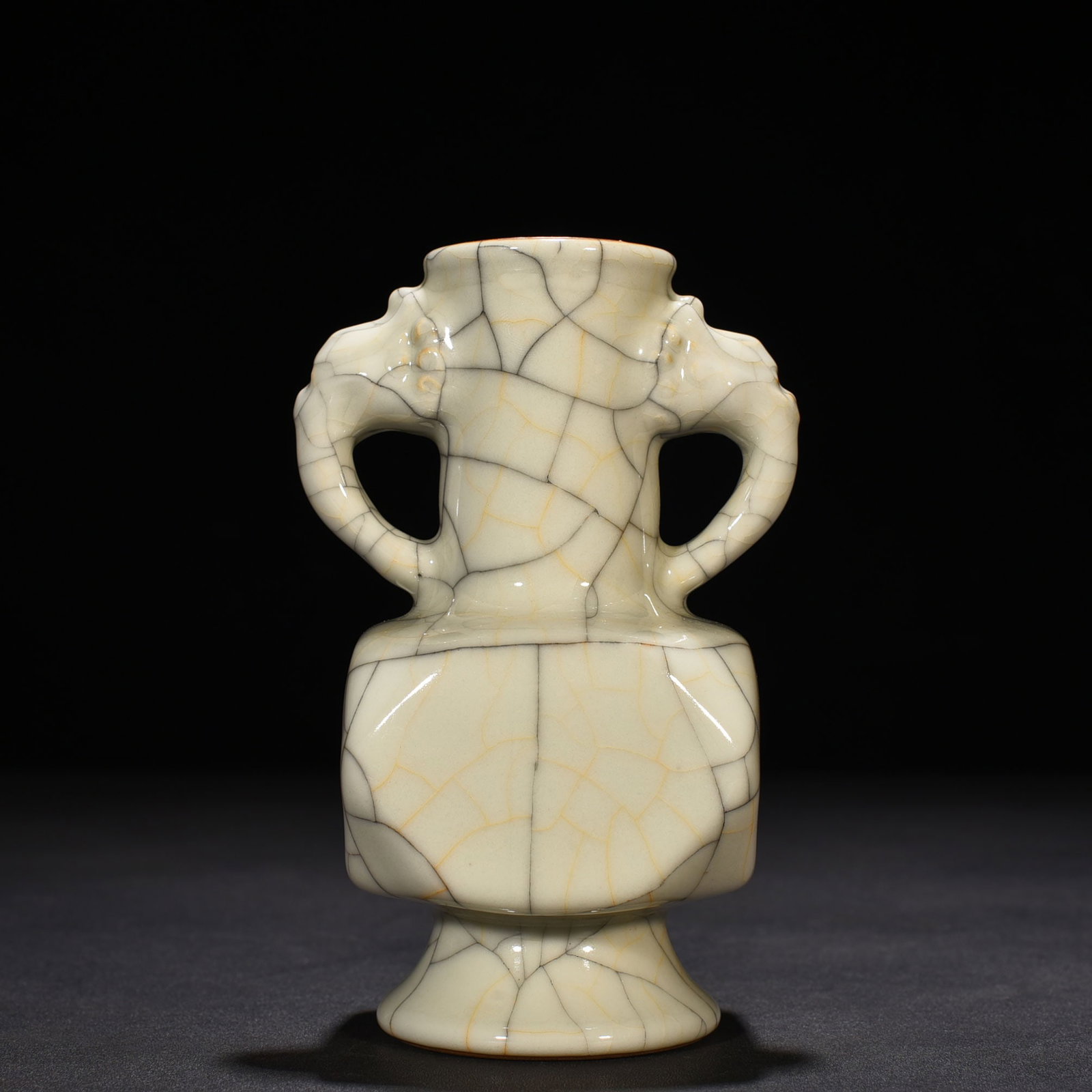 An Exquisite Chinese Ge Kil Jiao Bottle (1 of 8)